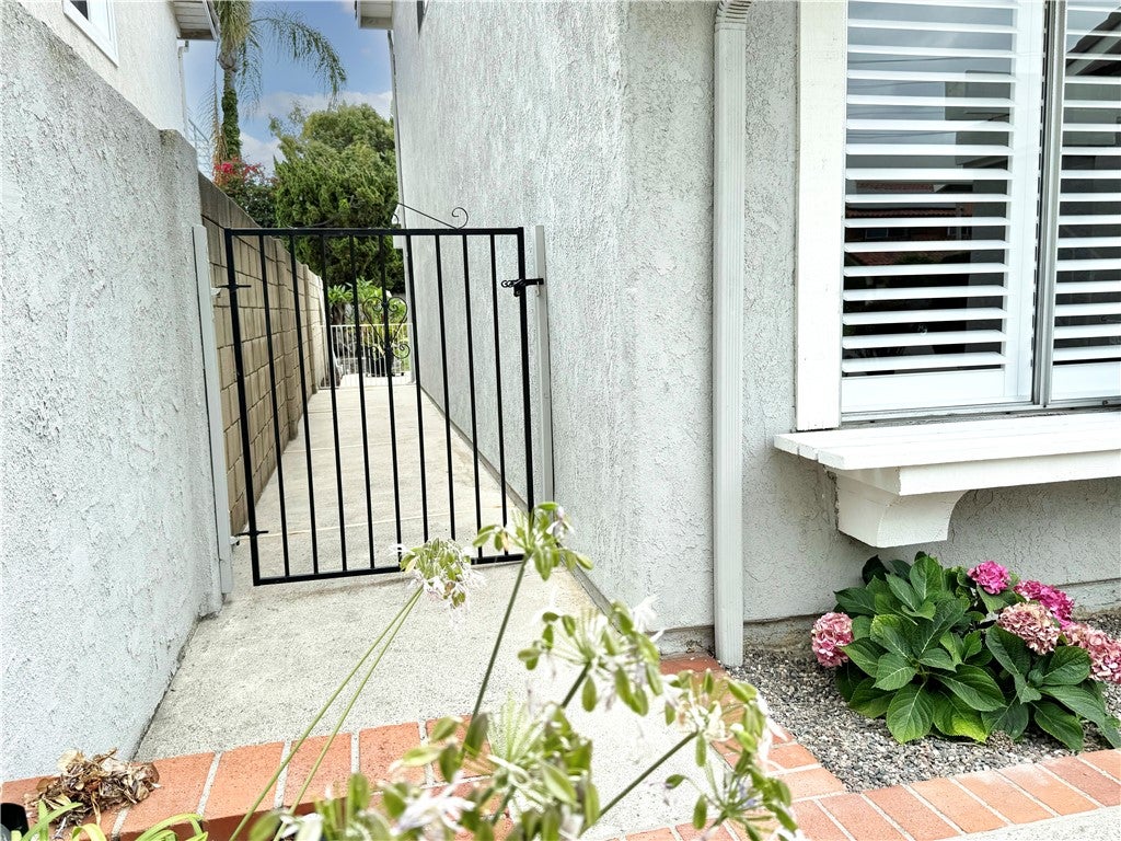 1025 Cannonade, Costa Mesa CA 92626 - Photo 6