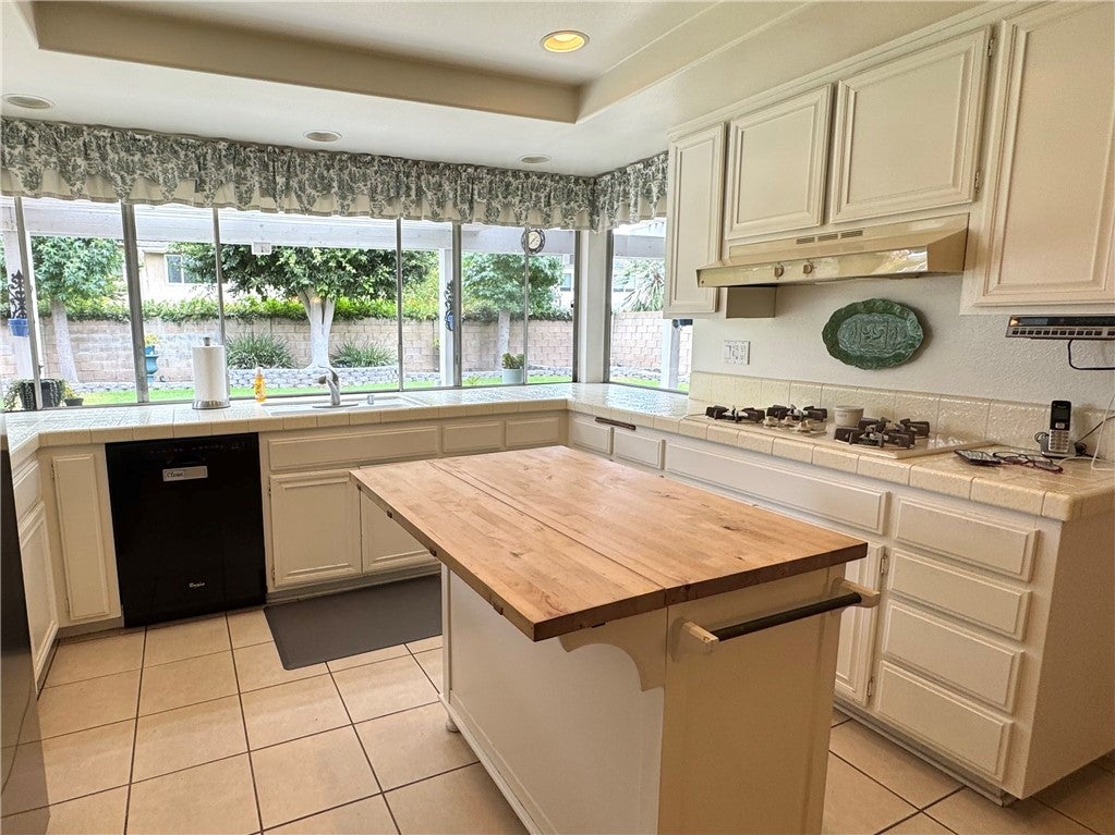 1025 Cannonade, Costa Mesa CA 92626 - Photo 15