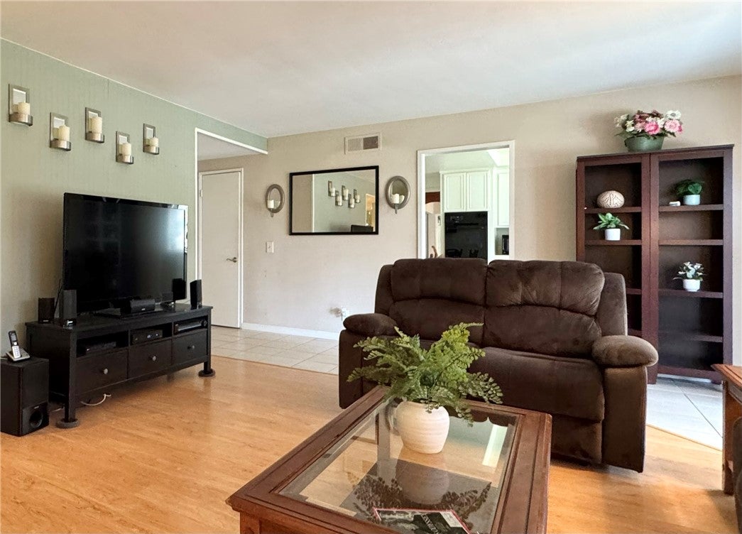 1025 Cannonade, Costa Mesa CA 92626 - Photo 19