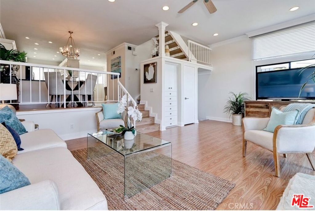 454 Palos Verdes Boulevard