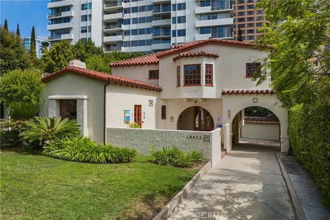 Photo of 10452 Lindbrook Drive, Los Angeles, CA 90024 (MLS # GD25185397)