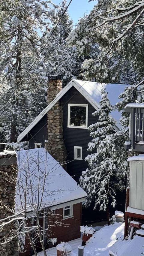 Photo of 975 Mercury Way, Crestline, CA 92325 (MLS # FR26146578)