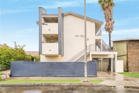 Photo of 753 Cerritos Avenue AVE, Long Beach, CA 90813 (MLS # SB26159474)