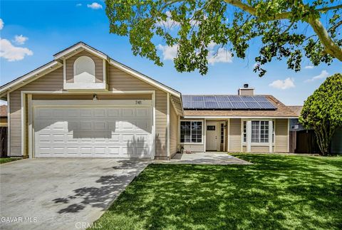 Photo of 741 Desert Calico Drive Dr, Lancaster, CA 93534 (MLS # SR26094797)