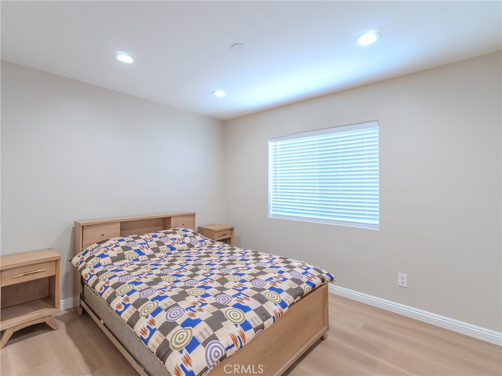470 S Ferris
