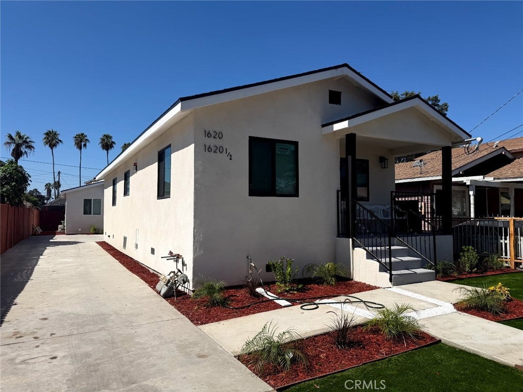 1620 E 33rd