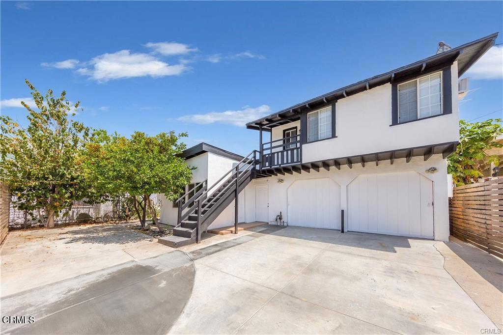 This recently renovated and updated bright and airy 1 Bedroom and 1 Bathroom unit is centrally located in the heart of Highland Park with stainless appliances, split unit air conditioning and heating, community laundry, and 1 car garage. Contact Arbi for showing.