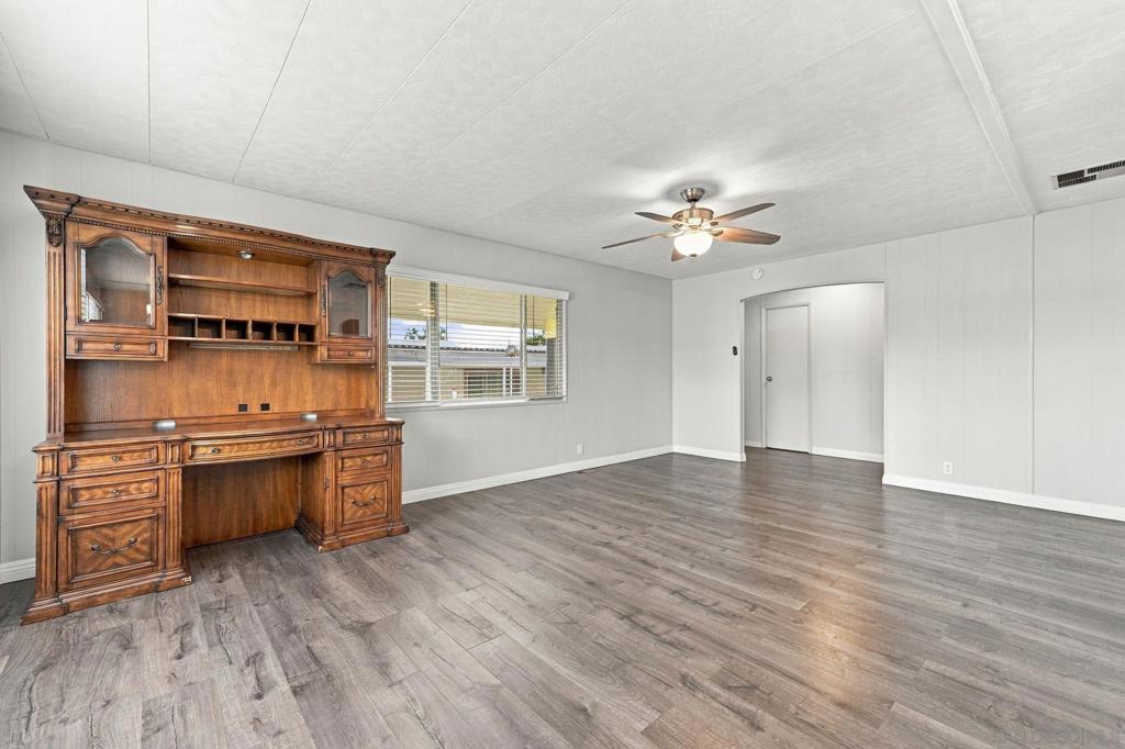 1145 E Barham SPC 186