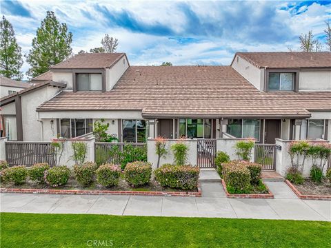 Photo of 25713 Vista Fairways Drive, Valencia, CA 91355 (MLS # SR25197593) Photo of 25713 Vista Fairways Drive, Valencia, CA 91355 (MLS # SR25197593)