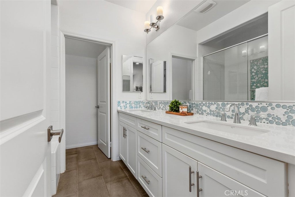 160 Capricorn, Irvine CA 92618 - Photo 27