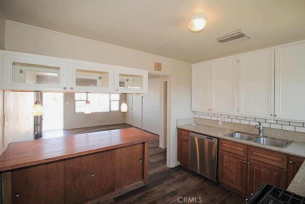 Photo of 521 Lillian Dr, Barstow, CA 92311 (MLS # HD25242579)