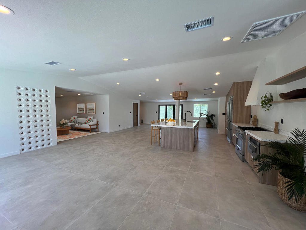 3864 Calle San Raphael