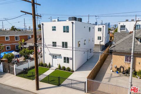 Photo of 423 E 31st Street, Los Angeles, CA 90011 (MLS # 26832865)