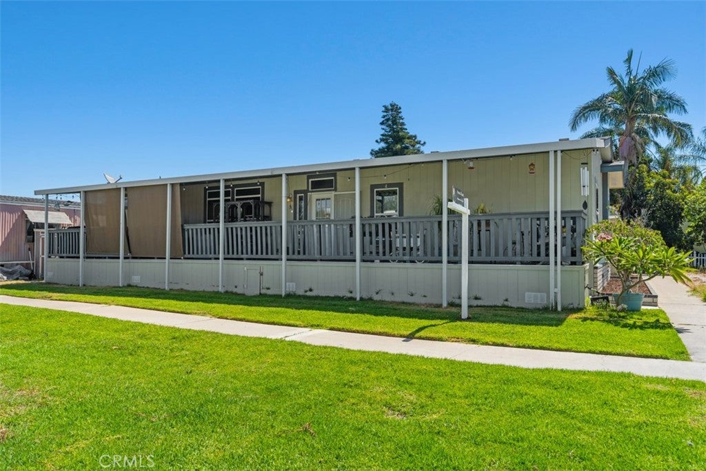 5815 La Palma Ave 304