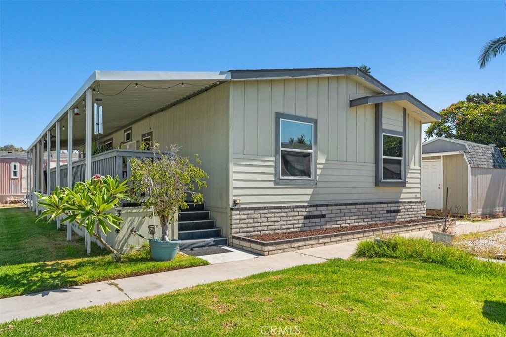 5815 La Palma Ave 304