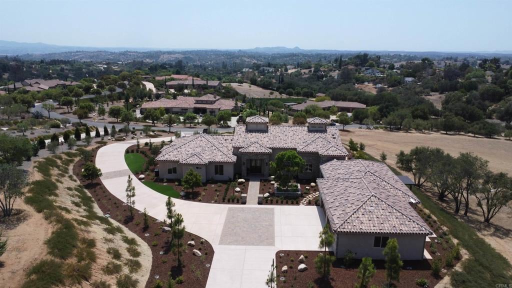 3066 Via Montevina