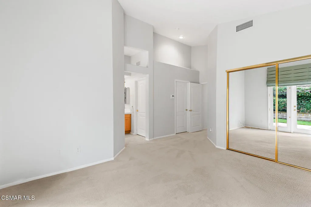 Oak Park, California 91377, United States, 3 Bedrooms Bedrooms, ,2 BathroomsBathrooms,Residential,Pending,206369