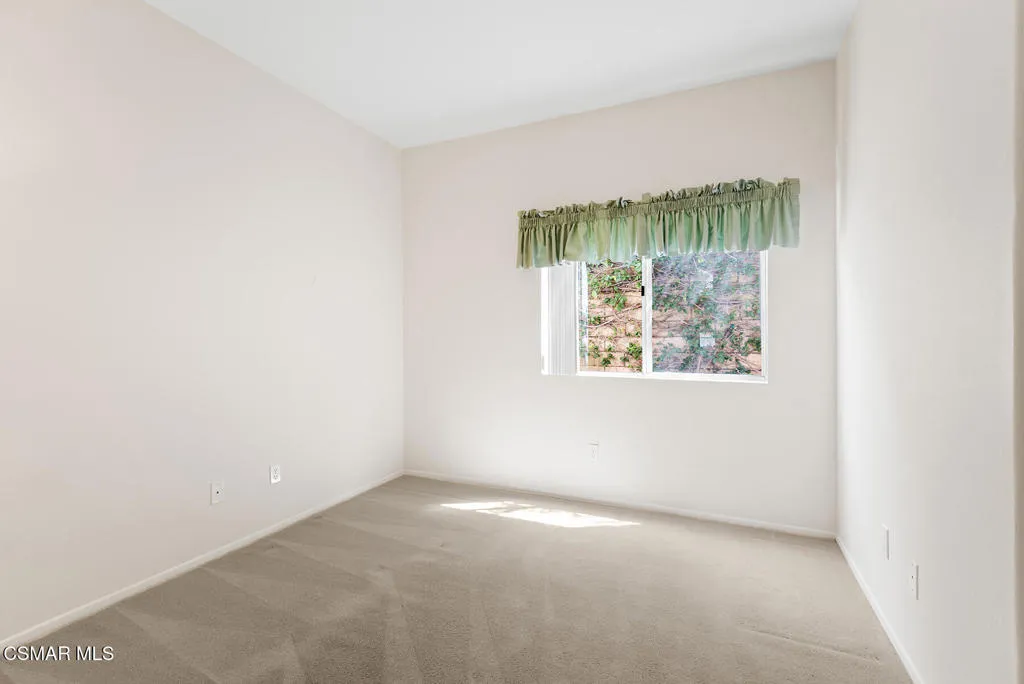 Oak Park, California 91377, United States, 3 Bedrooms Bedrooms, ,2 BathroomsBathrooms,Residential,Pending,206369