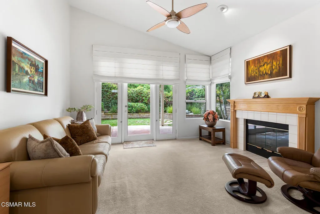 Oak Park, California 91377, United States, 3 Bedrooms Bedrooms, ,2 BathroomsBathrooms,Residential,Pending,206369