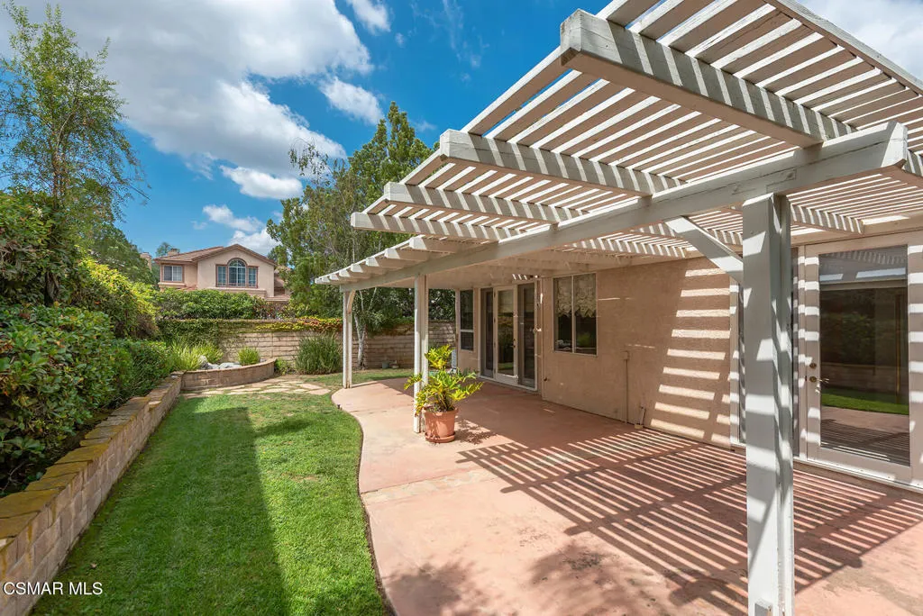 Oak Park, California 91377, United States, 3 Bedrooms Bedrooms, ,2 BathroomsBathrooms,Residential,Pending,206369