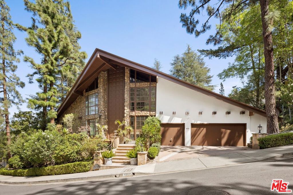 1727 Stone Canyon Road