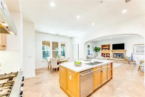 MLS: OC26125241