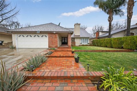 Photo of 25047 Avenida Balita, Valencia, CA 91355 (MLS # SR26038243)