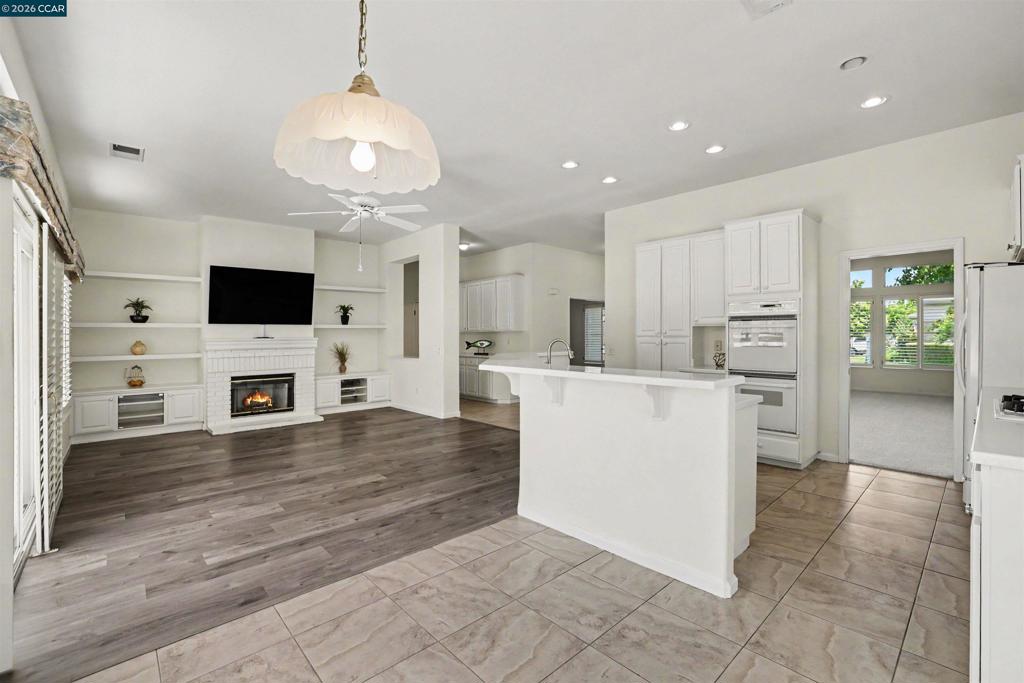 143 Honeygold Ln
