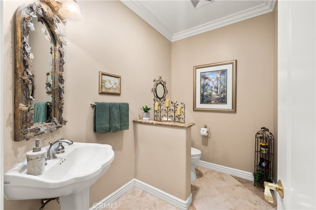 Corona, California, 92881, United States, 4 Bedrooms Bedrooms, ,5 BathroomsBathrooms,Residential,Active,2041818