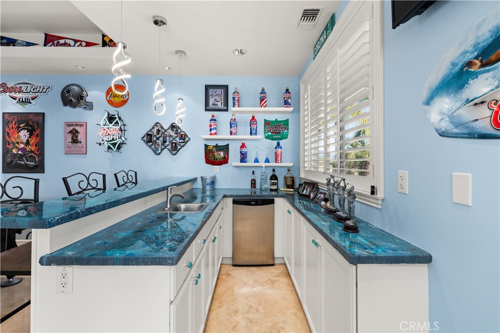 Corona, California, 92881, United States, 4 Bedrooms Bedrooms, ,5 BathroomsBathrooms,Residential,Active,2041818