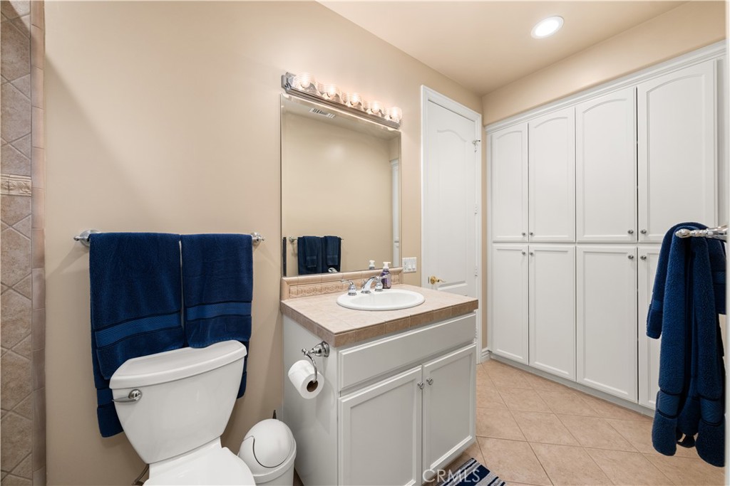 Corona, California, 92881, United States, 4 Bedrooms Bedrooms, ,5 BathroomsBathrooms,Residential,Active,2041818
