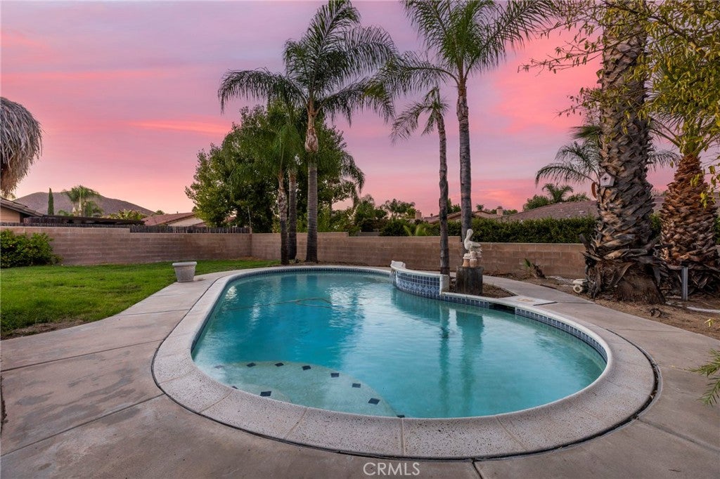 23874 Canyon Lake N