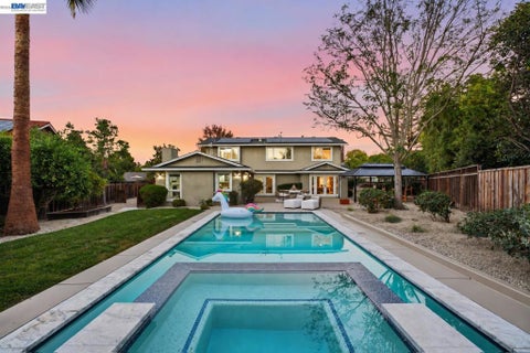 Photo of 829 Stonehaven Dr Dr, Walnut Creek, CA 94598 (MLS # 41149367)