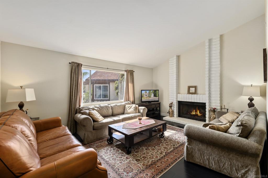 1247 Armstrong Cir