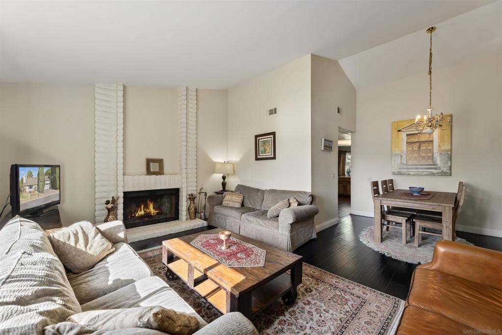 1247 Armstrong Cir