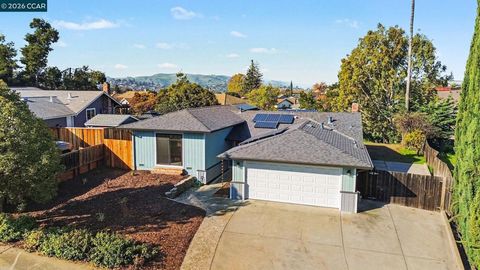 Photo of 837 Marie Ave Ave, Martinez, CA 94553 (MLS # 41120814)