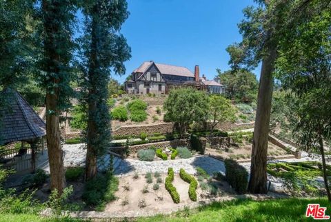 Tiny photo for 1957 MANDEVILLE CANYON Road, Los Angeles, CA 90049 (MLS # 25615483)