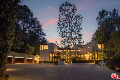 Photo of 645 Tuallitan Road, Los Angeles, CA 90049 (MLS # 26832981)