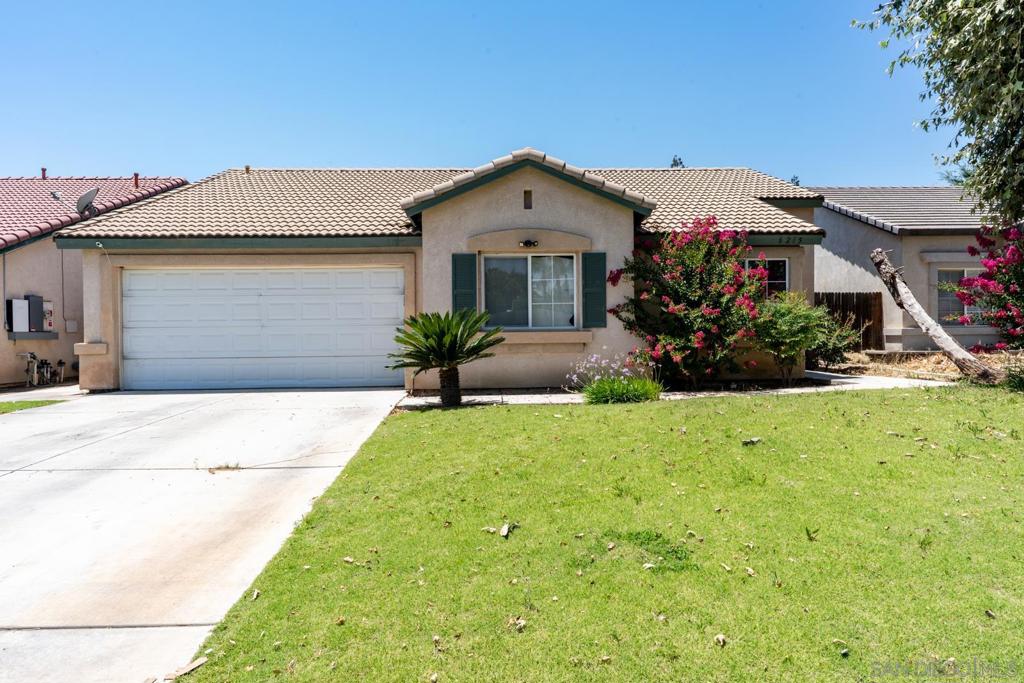 Welcome to this meticulous kept 3-bedroom 2 bath home located in Silver Creek Neighborhood. Come enjoy big open kitchen, living-dining area with fireplace, 2 car garage, big back yard and covered patio. Silver Creek is known for its walkable neighborhood with an elementary school, popular park and community center at its heart. It is located about 9 miles from downtown Bakersfield. Don't miss out on this wonderful opportunity.
