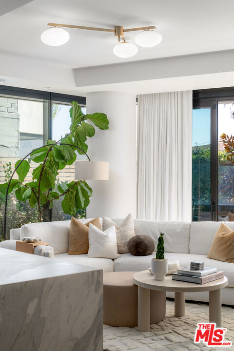 8420 W Sunset Boulevard 107