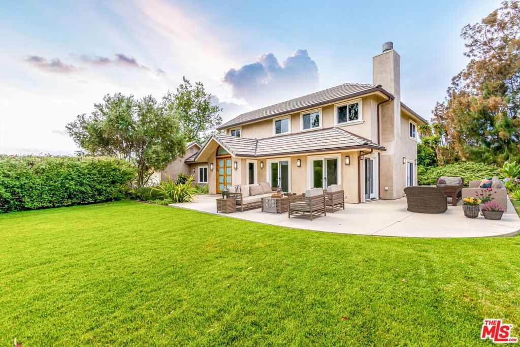 Photo of 28929 Wight Road, Malibu, CA 90265 (MLS # 26653379)