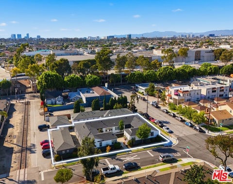 Photo of 12415 Cedar Avenue, Hawthorne, CA 90250 (MLS # 26105002)