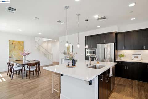 Tiny photo for 472 Diller St ST, Alameda, CA 94501 (MLS # 41137346)