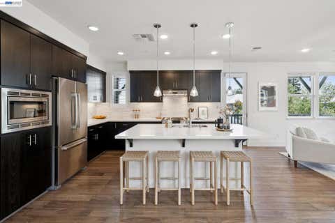 Tiny photo for 472 Diller St ST, Alameda, CA 94501 (MLS # 41137346)