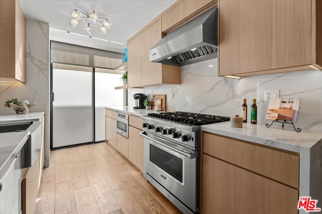 Photo of 817 5th Street #B, Santa Monica, CA 90403 (MLS # 25621161)