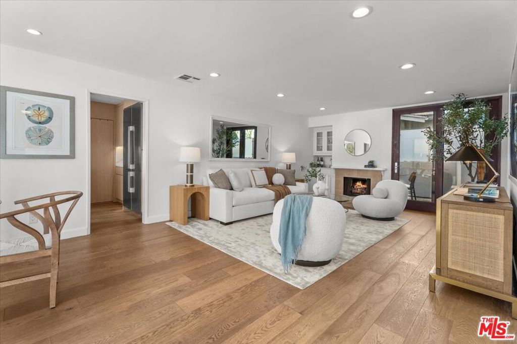 Photo of 817 5th Street #B, Santa Monica, CA 90403 (MLS # 25621161)