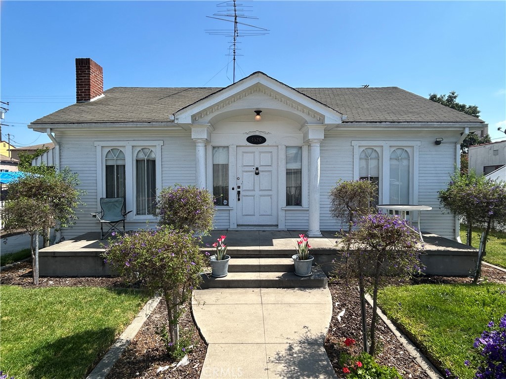 Fixer in the heart of Maywood
