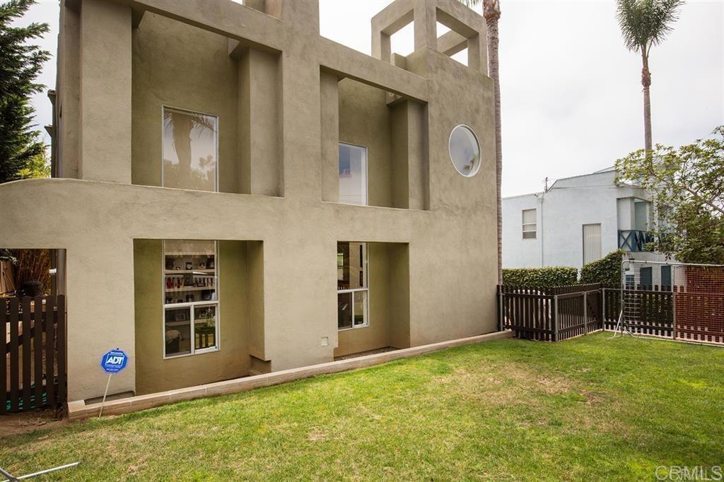 251 E Glaucus Street