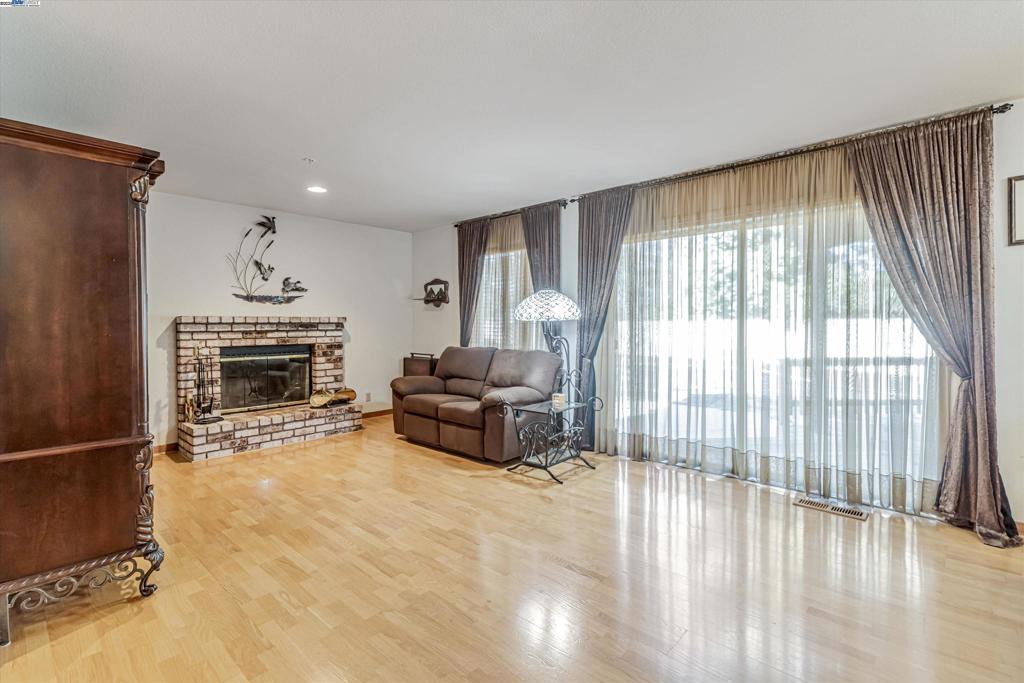 BROOKMEADOW PARK - Residential