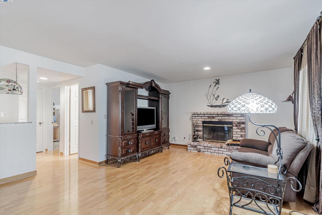 BROOKMEADOW PARK - Residential